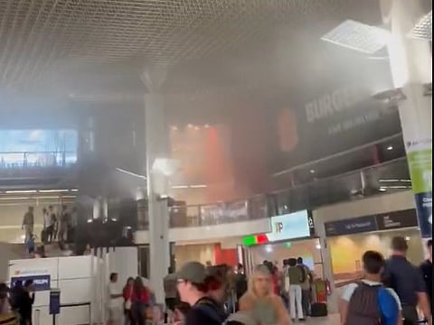 Incêndio no aeroporto de Lisboa obriga a isolar algumas áreas (com vídeos)