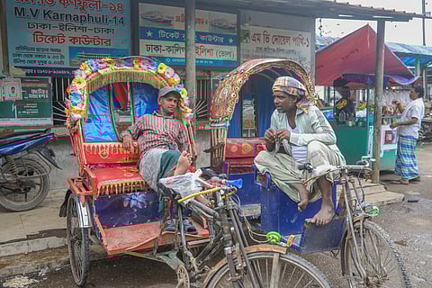Os eleitores do Bangladesh terão de esperar até fevereiro para irem às urnas. 