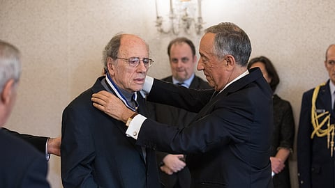 Eduardo Serra foi agraciado com o grau de Grande-Oficial da Ordem do Infante D. Henrique pelo Presidente da República, Marcelo Rebelo de Sousa, em 2017.