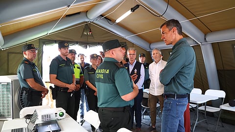 Sánchez tem visitado os locais dos incêndios em Espanha.