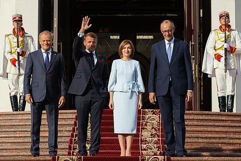 Tusk, Macron e Merz foram recebidos por Maia Sandu em Chisinau.