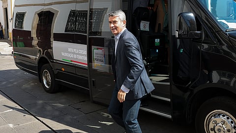 Líder do PS diz que redução do IRC é uma prioridade