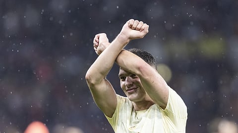 Sudakov despediu-se dos adeptos do Shakhtar no final do jogo com o Servette e deve chegar para o Benfica nas próximas horas.