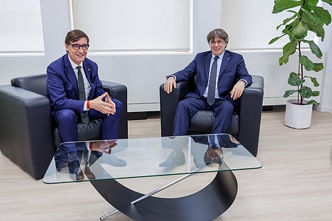 Salvador Illa e Carles Puigdemont no encontro em Bruxelas.