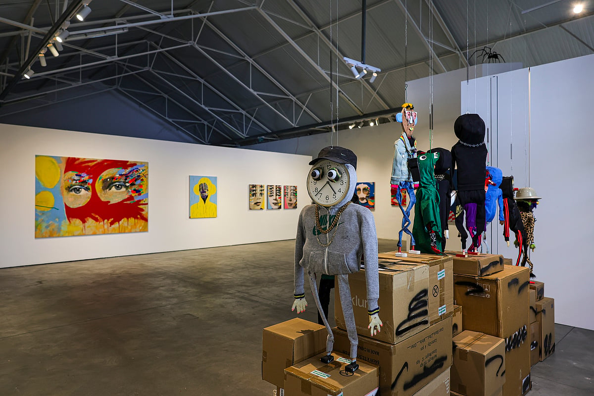 Exposição 'Broken Vision': Crítica Social e Arte Fragmentada em Lisboa