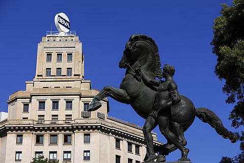 OPA do BBVA sobre Sabadell autorizada por supervisor do mercado espanhol
