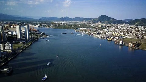 O local onde o túnel será construído... debaixo de água.