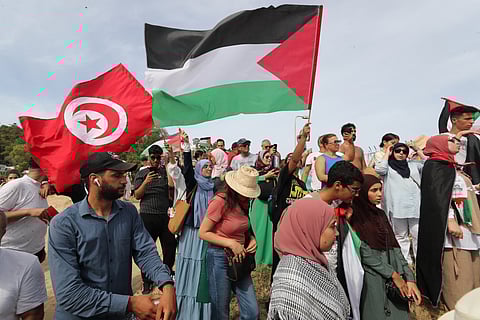 Em Túnis, vão realizar uma paragem para recolher mais ajuda humanitária e fazer reparações.