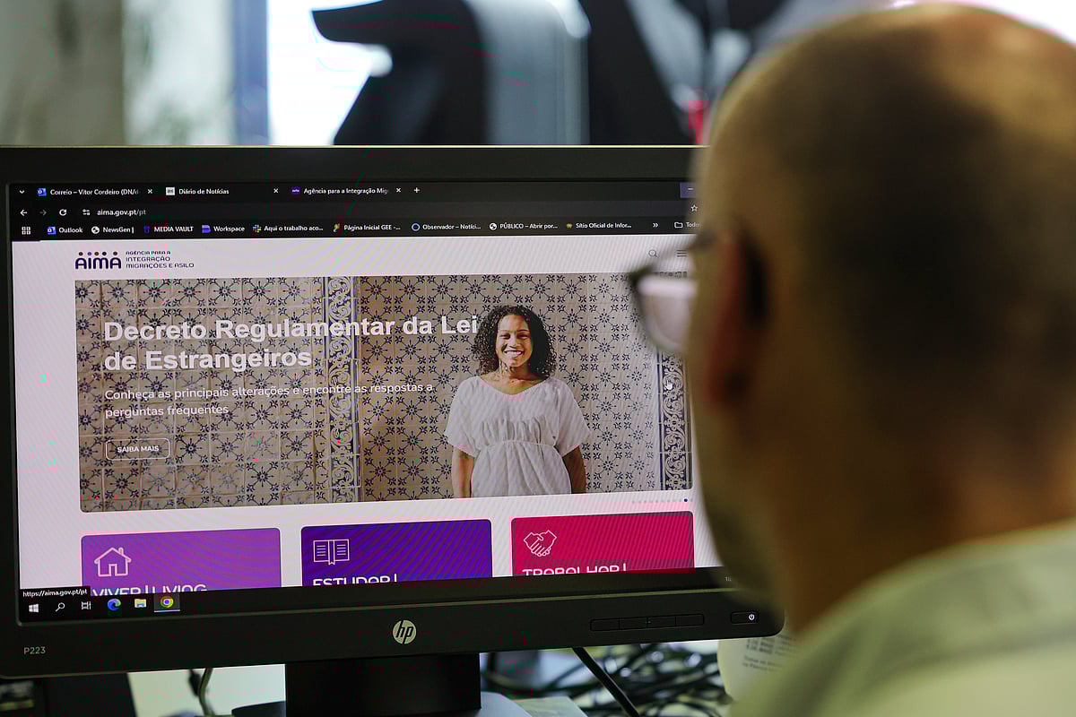 Read the decree that allows renewed residence permits not yet issued to remain valid