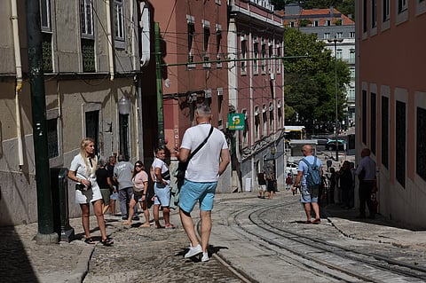 Calçada da Glória voltou a abrir após a tragédia com ascensor - fotogaleria
