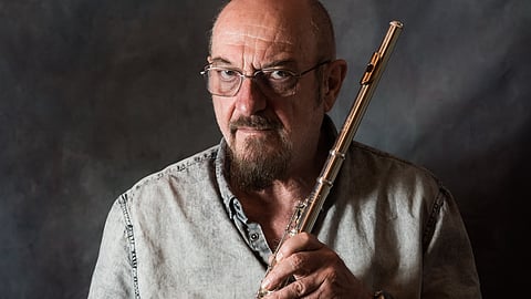 Ian Anderson é vocalista e flautista de Jethro Tull.