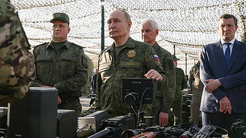 Putin em visita ao exercícios militares Zapad, a 400 quilómetros de Moscovo. 