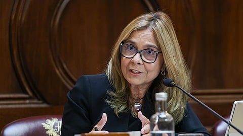 Ministra da Saúde fez retrato do SNS dizendo que está melhor do que há um ano. 