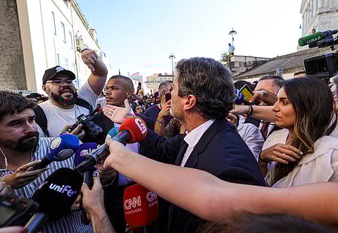 "Isto não é um país de burcas". Momentos de tensão junto ao parlamento quando Ventura confrontou imigrantes