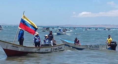 Venezuela realiza marchas marítimas de pescadores em resposta à mobilização de navios militares dos EUA