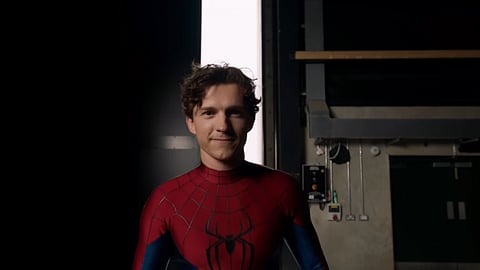 Tom Holland sofre concussão cerebral devido a acidente nas filmagens do novo "Homem-Aranha"