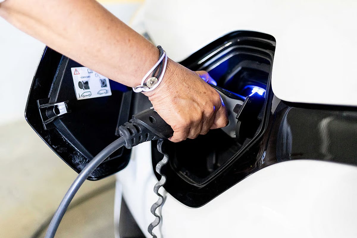 Applications for state support to purchase electric vehicles open today
