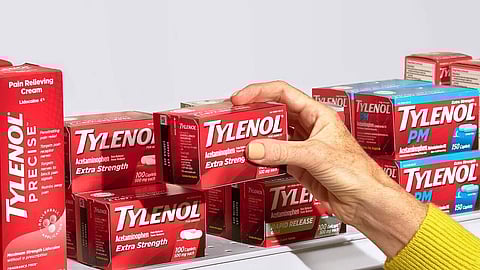 Trump anuncia que investigadores americanos associam consumo de paracetamol na gravidez ao autismo