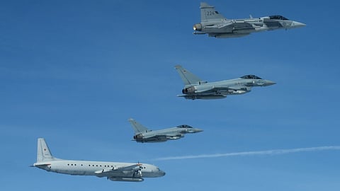 Suécia e Finlândia mobilizam aviões de combate para missão de reconhecimento de aeronaves russas