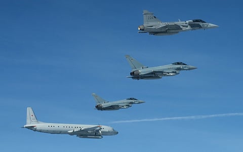 Aeronaves alemãs e suecas intercetaram um avião de reconhecimento russo a sobrevoar o Mar Báltico, no passado domingo.