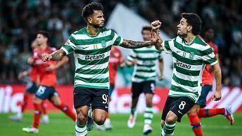 Luis Suárez e Pedro Gonçalves festejam o golo inaugural