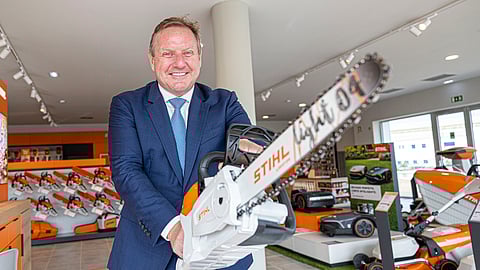 Michael Traub fotografado no showroom da STIHL, em Sintra. Setembro 2025