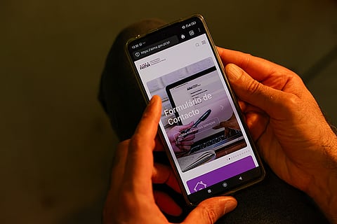 Portal tem sido alvo de críticas pelos imigrantes.
