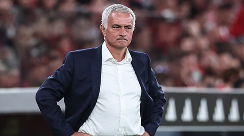 Mourinho: "Se não posso criticar um árbitro como milhões criticam o meu trabalho, não é muito democrático"