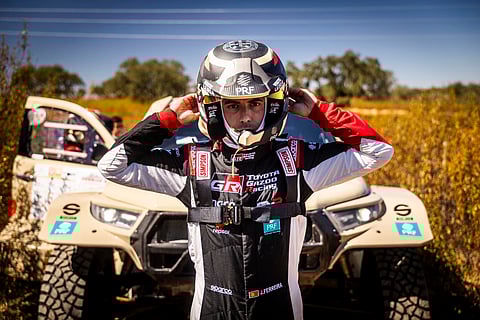 Quem é o português a dar luta a Loeb, Al Attiyah e Sainz no Rally Raid Portugal