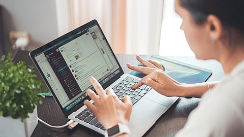 Um terço dos trabalhadores aceitaria cortes no salário para ficar alguns dias em teletrabalho