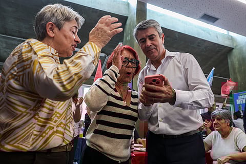 Carneiro desafia Montenegro a fazer aumento permanente das pensões mais baixas 