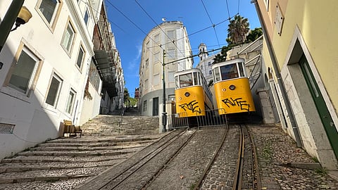 O ascensor do Lavra, parado após o acidente no elevador da Glória.