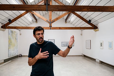 Uma montagem "ao branco", descreve Nuno Faria, o curador de 'Ascensão: Vers la Lumière' , o quinto e último capítulo do ciclo expositivo '331 Amoreiras em Metamorfose'.