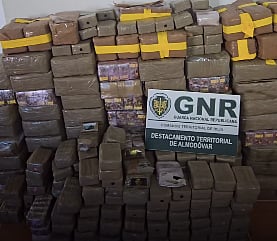 GNR apreende quase 800 quilos de haxixe em embarcação no Guadiana