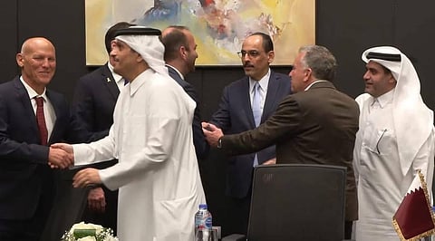 O momento em que foi alcançado o acordo em Sharm el-Sheikh, no Egito.