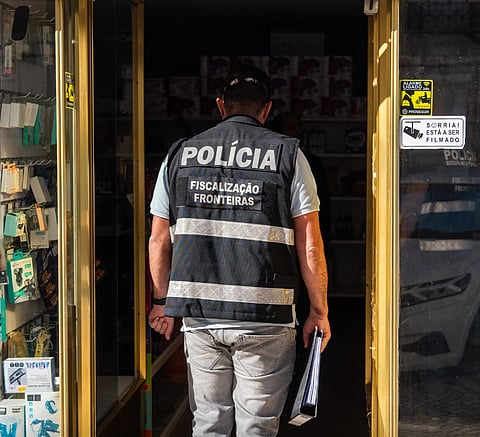 "Se um agente pedir identificação, mantenha a calma e coopere".