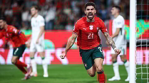Rúben Neves festeja o golo do triunfo.
