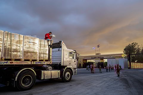 Centenas de camiões com ajuda humanitária começaram a entrar na Faixa de Gaza