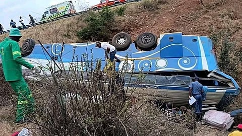Acidente de autocarro na África do Sul faz pelo menos 42 mortos
