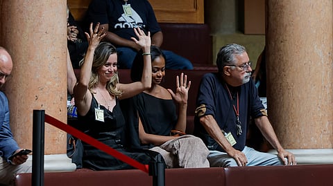Imigrantes acompanharam o processo legislativo.