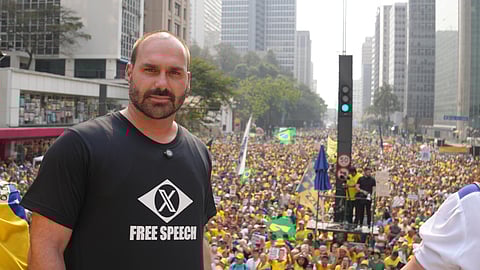 Eduardo Bolsonaro está desde março a fazer lóbi a favor do pai nos EUA.