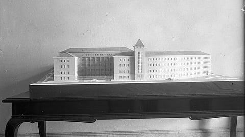 13 de junho de 1951 - A maquete da sede da PJ, que seria inaugurada em setembro de 1956, esteve exposta no Palácio Foz, em Lisboa.