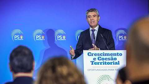 José Luís Carneiro no discurso de encerramento das Jornadas Parlamentares do PS, em Penafiel