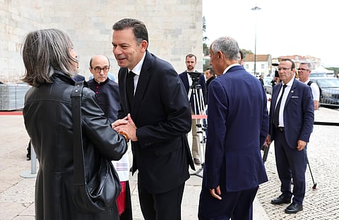 Primeiro-ministro Luís Montenegro esteve nos Jerónimos para as cerimónias fúnebres de Pinto Balsemão, antes de viajar para Bruxelas.