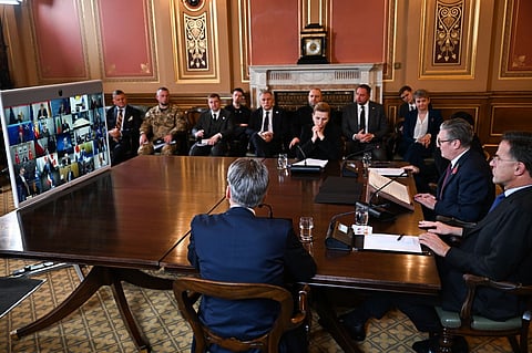 Líderes europeus reuniram-se em Londres em formato híbrido. Macron esteve em videoconferência.