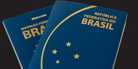 Na quinta-feira, 23 de outubro, data que a legislação passou a valer, o MNE divulgou a suspensão dos pedidos de visto de procura de trabalho a partir daquele dia.