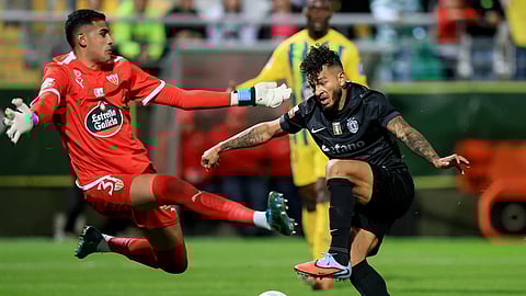 Guarda-redes do Tondela foi o homem do jogo, mas não evitou triunfo leonino
