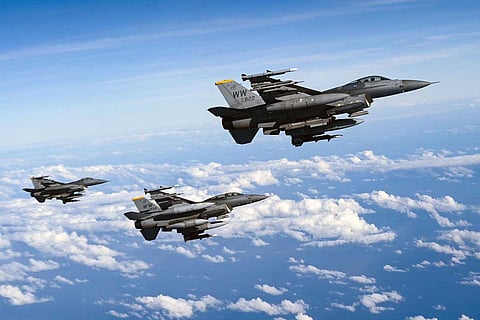 Roménia mobiliza caças em resposta a nova incursão de drone