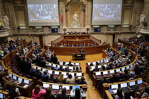 Lei foi aprovada após longo dia de votações.