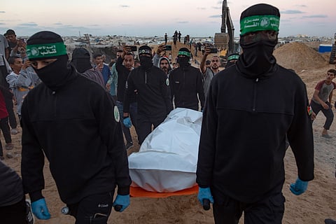 Hamas recuperou mais um corpo dos túneis de Khan Yunis, mas adiou a sua devolução devido aos novos bombardeamentos.